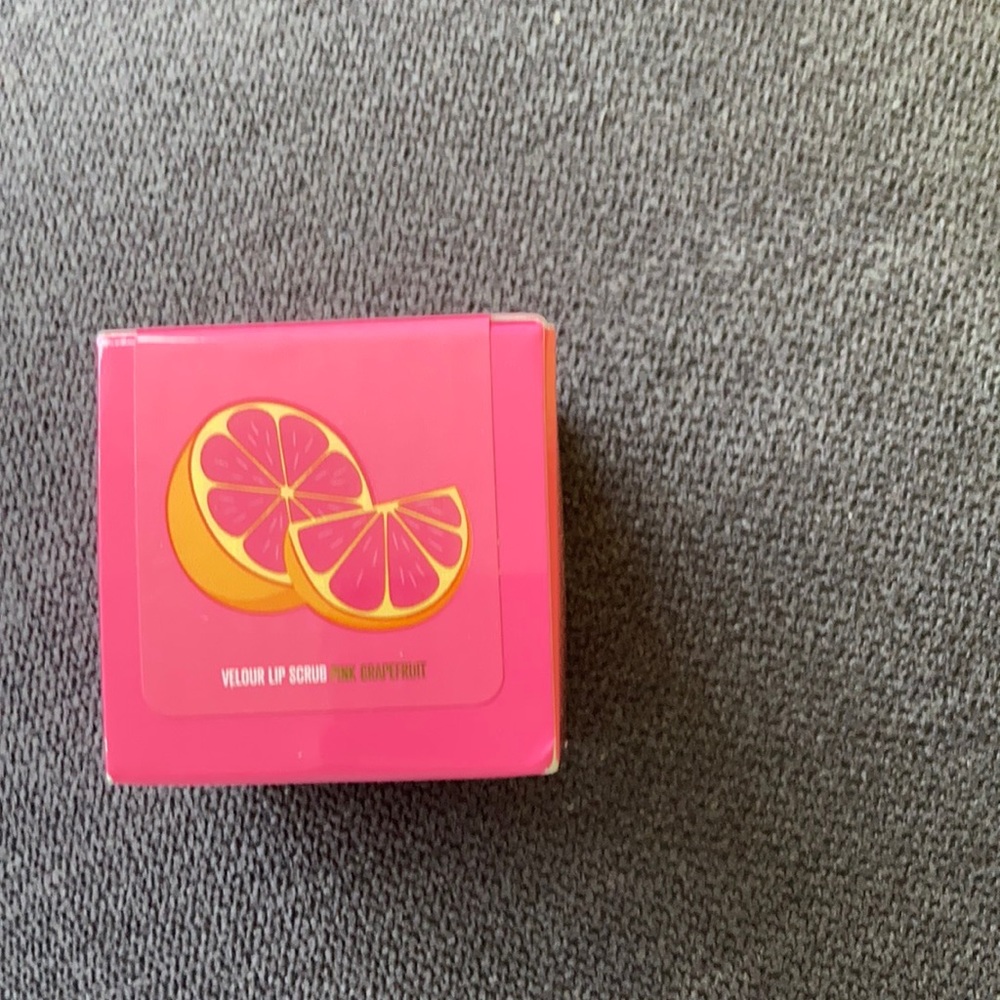 Lip scrub